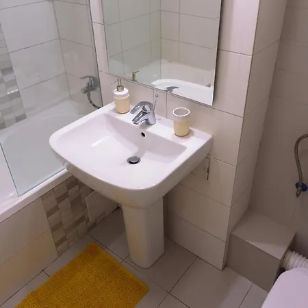 New Stylish Flat Near Old Town