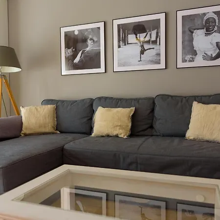 New Stylish Flat Near Old Town Бухарест