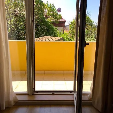 New Stylish Flat Near Old Town *