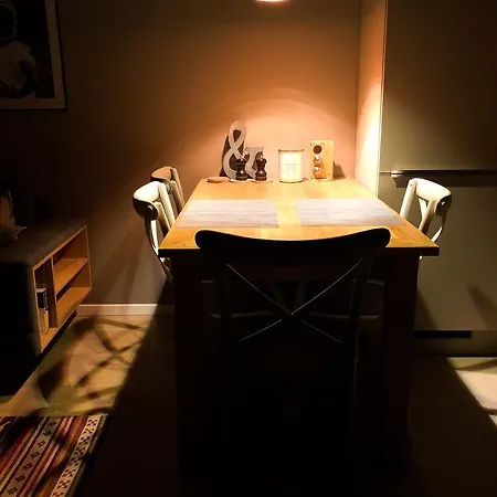 Daire New Stylish Flat Near Old Town