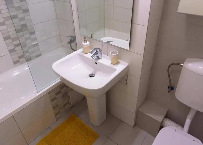 New Stylish Flat Near Old Town