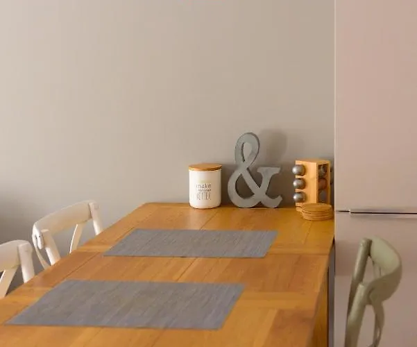 New Stylish Flat Near Old Town Bucarest