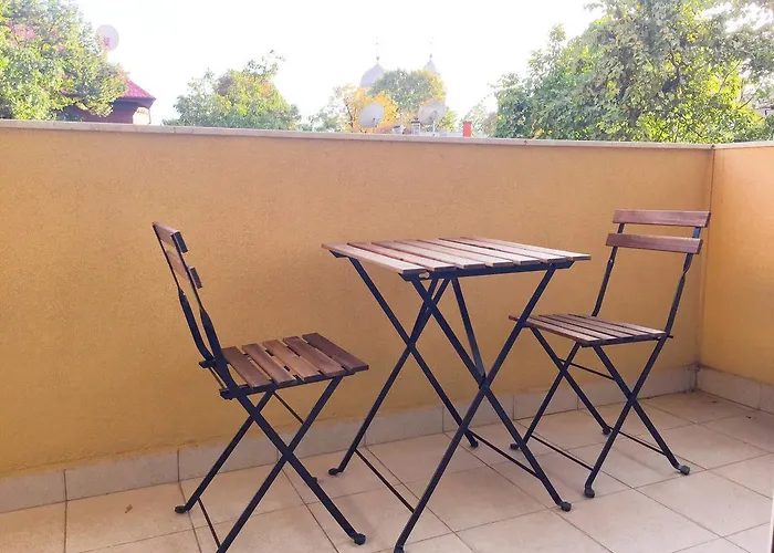 New Stylish Flat Near Old Town *