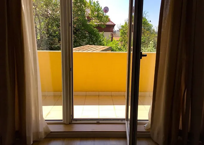 New Stylish Flat Near Old Town *